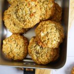 Bananen, Haferflocken & Weiße Schokolade Cookies | Bake to the roots