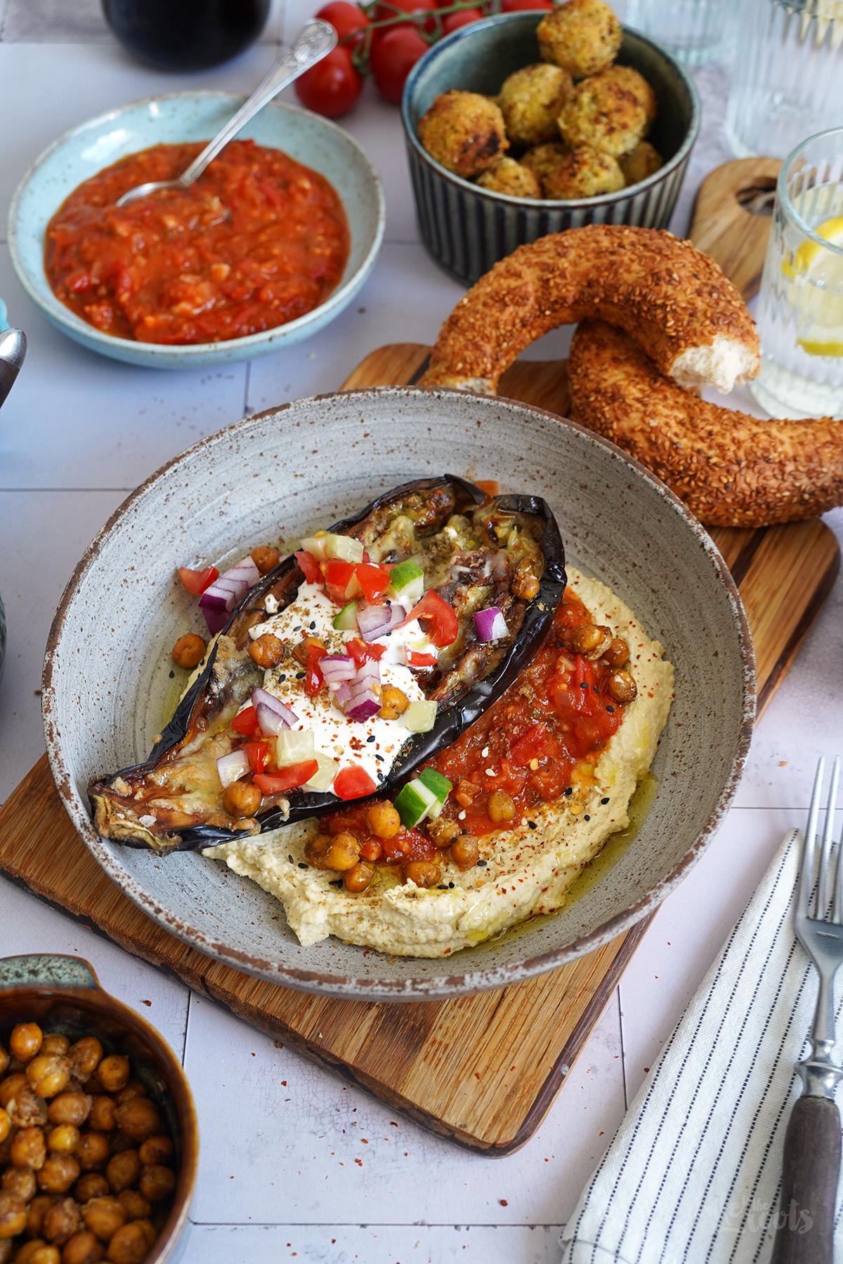 Gebackene Aubergine mit Hummus & Matbucha (AirFryer) | Bake to the roots