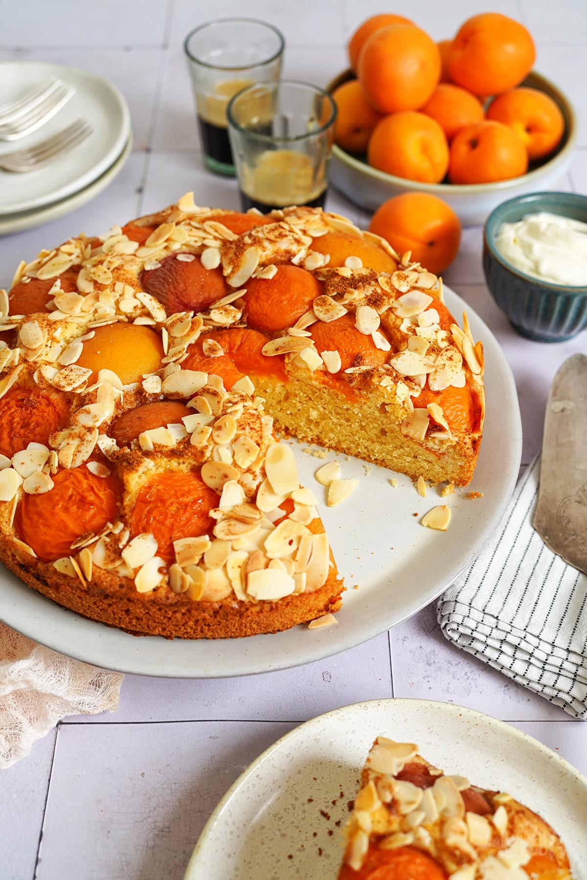 Einfacher Aprikosenkuchen | Bake to the roots