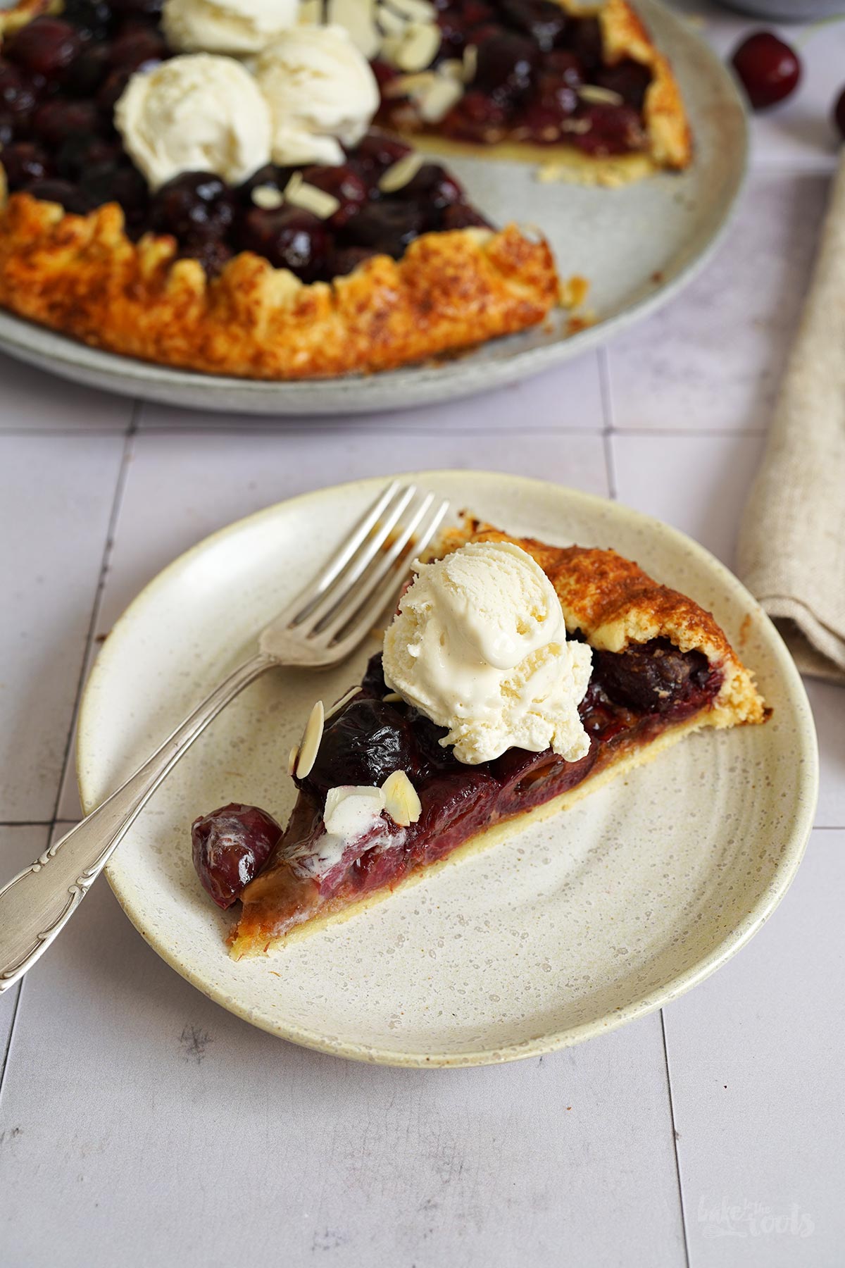 Einfache Galette mit Kirschen | Bake to the roots