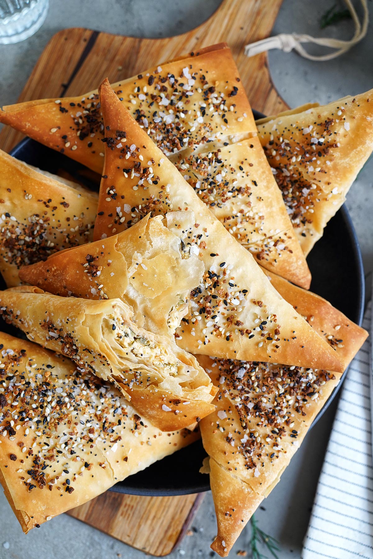 Zucchini & Feta Filoteigtaschen | Bake to the roots