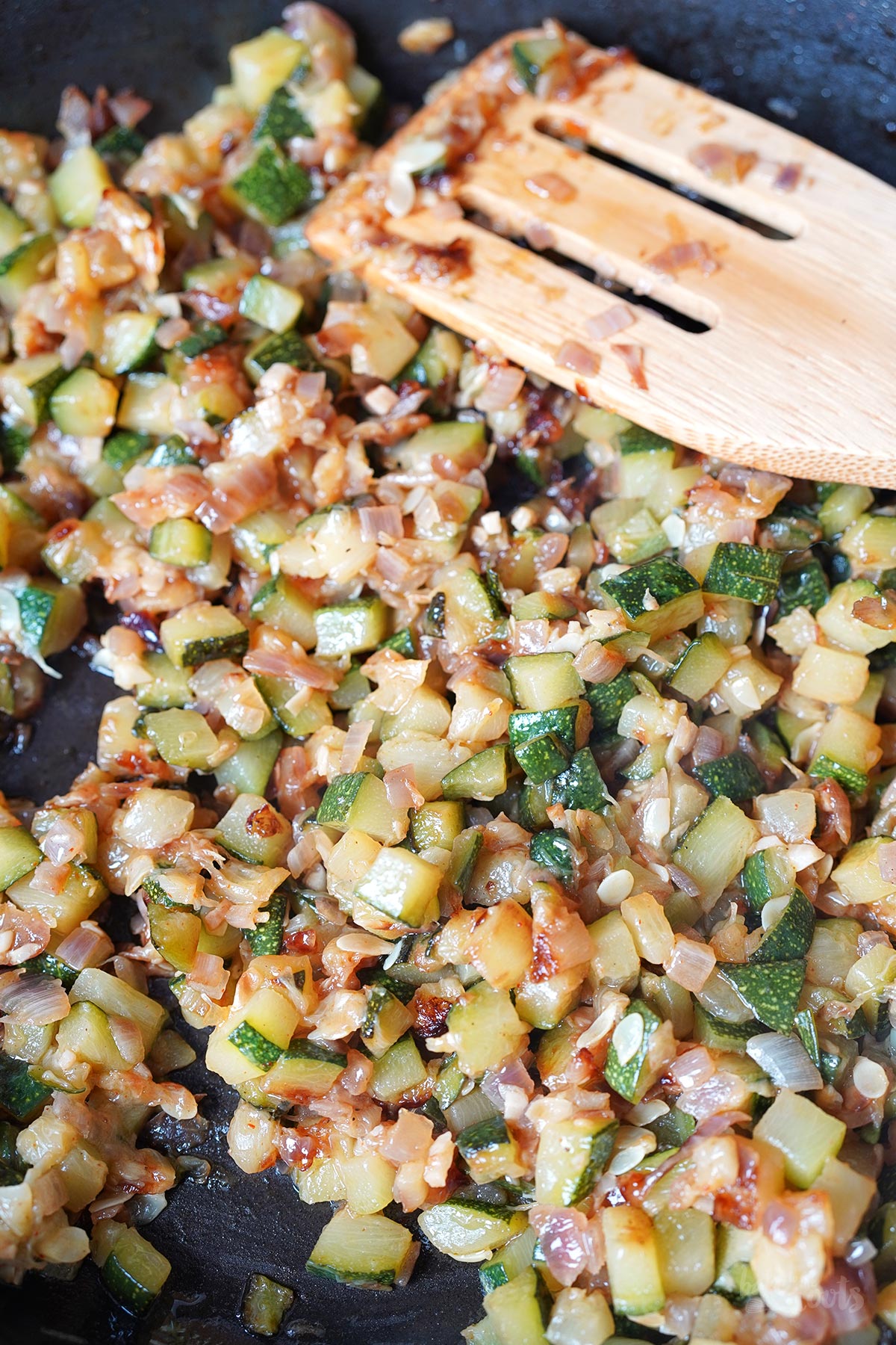 Zucchini & Feta Filoteigtaschen | Bake to the roots