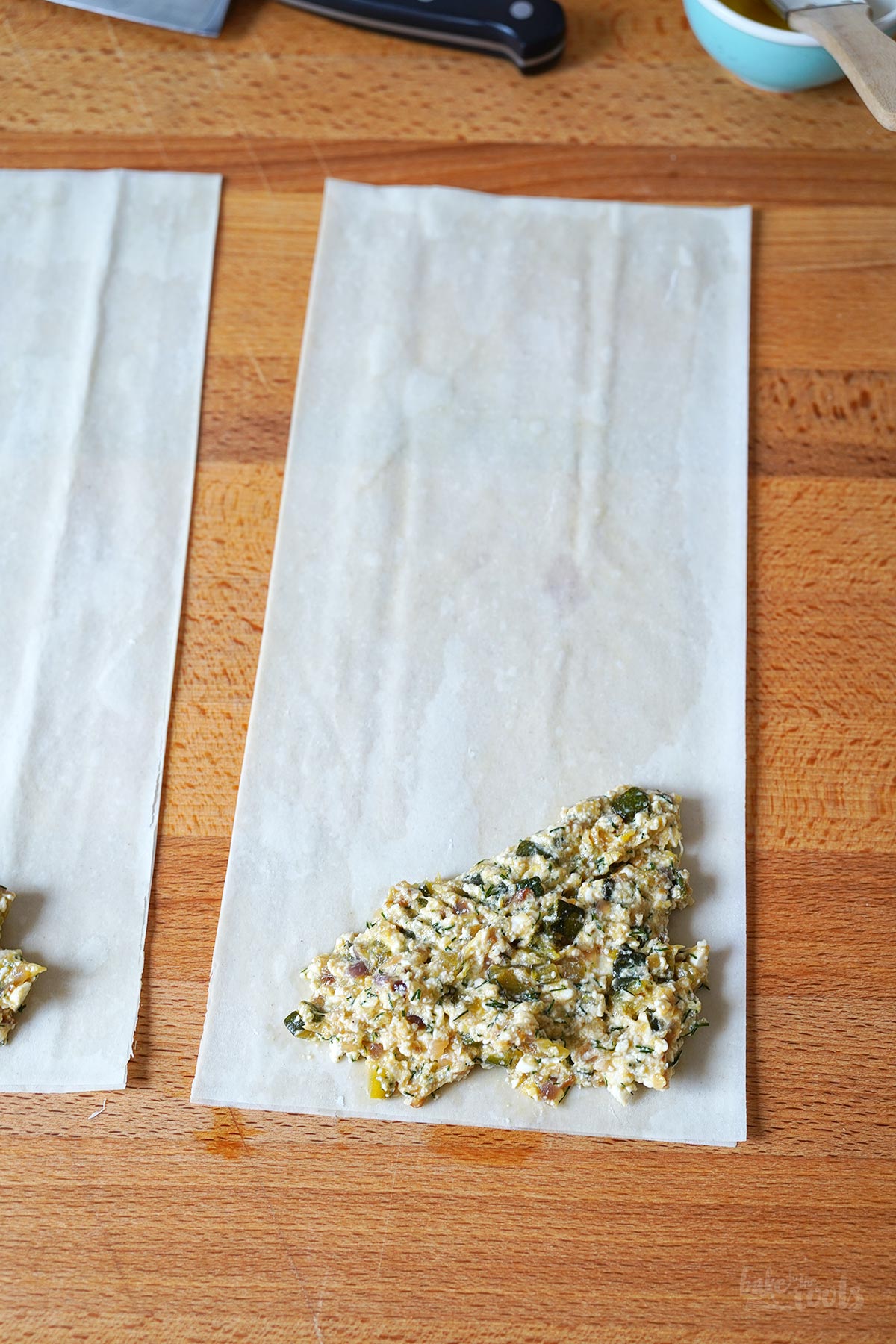 Zucchini & Feta Filoteigtaschen | Bake to the roots