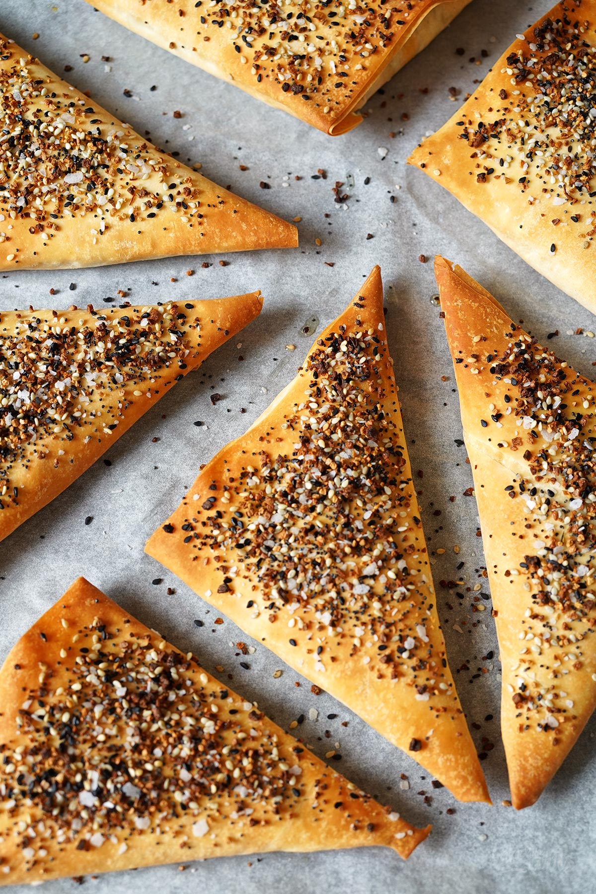 Zucchini & Feta Filoteigtaschen | Bake to the roots