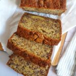 Bananenbrot mit Karamellisierten Bananen | Bake to the roots