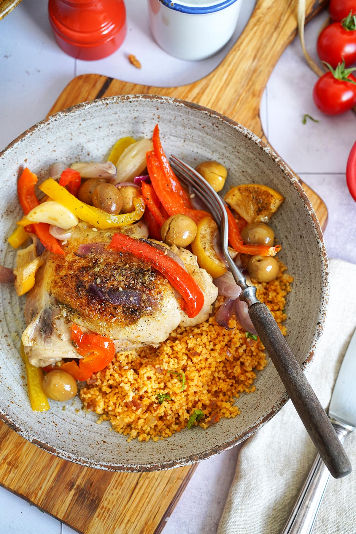 Tajine mit Hühnchen, Gemüse & Harissa Couscous | Bake to the roots