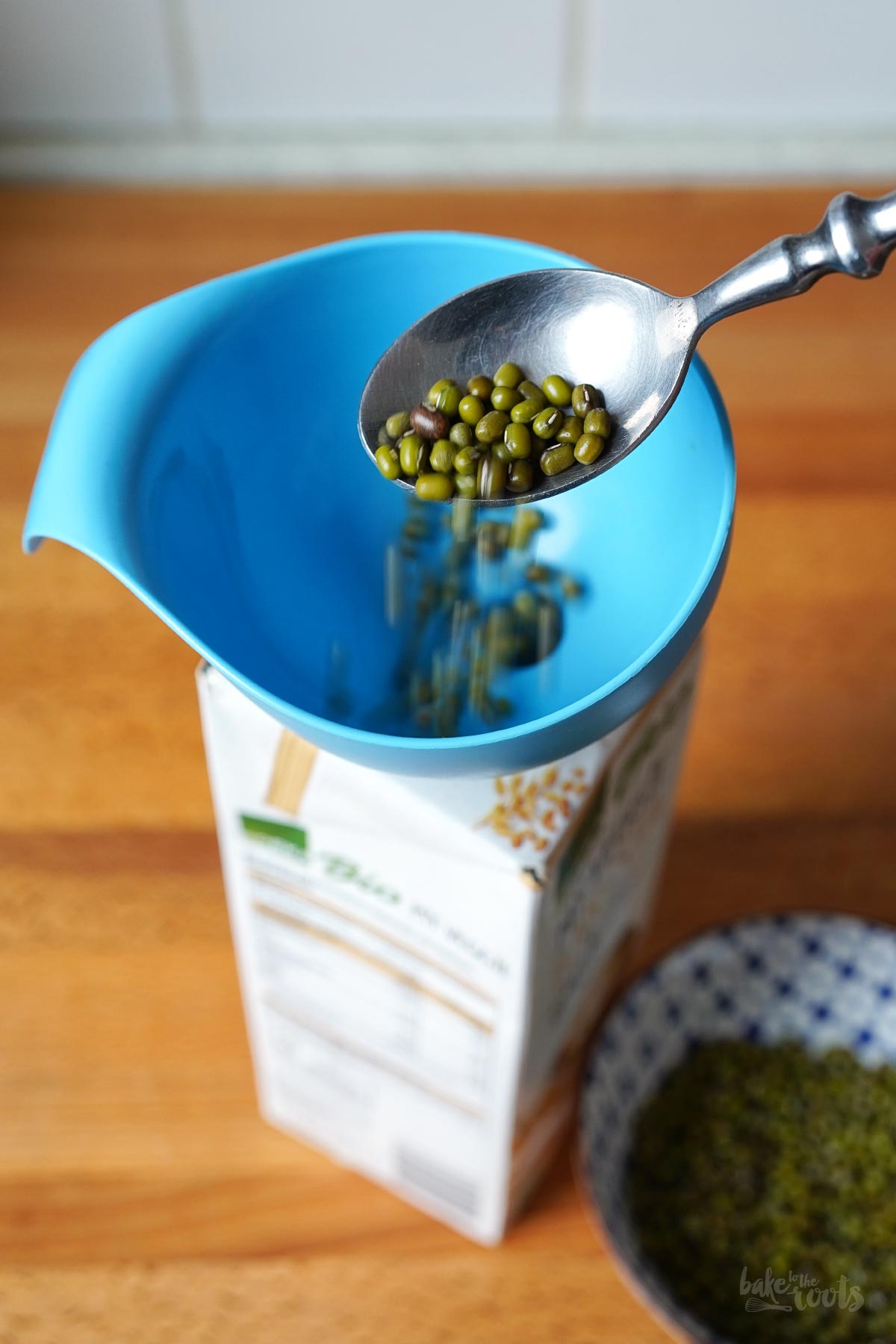 Mungobohnen Sprossen selbst ziehen | Bake to the roots