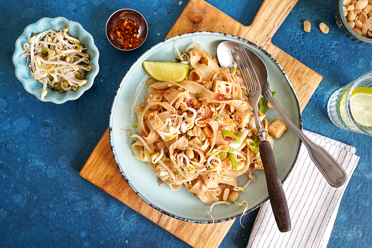 Einfaches Pad Thai (mit Hühnchen) | Bake to the roots