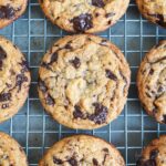 (Chewy) Bananen Chocolate Chip Cookies | Bake to the roots