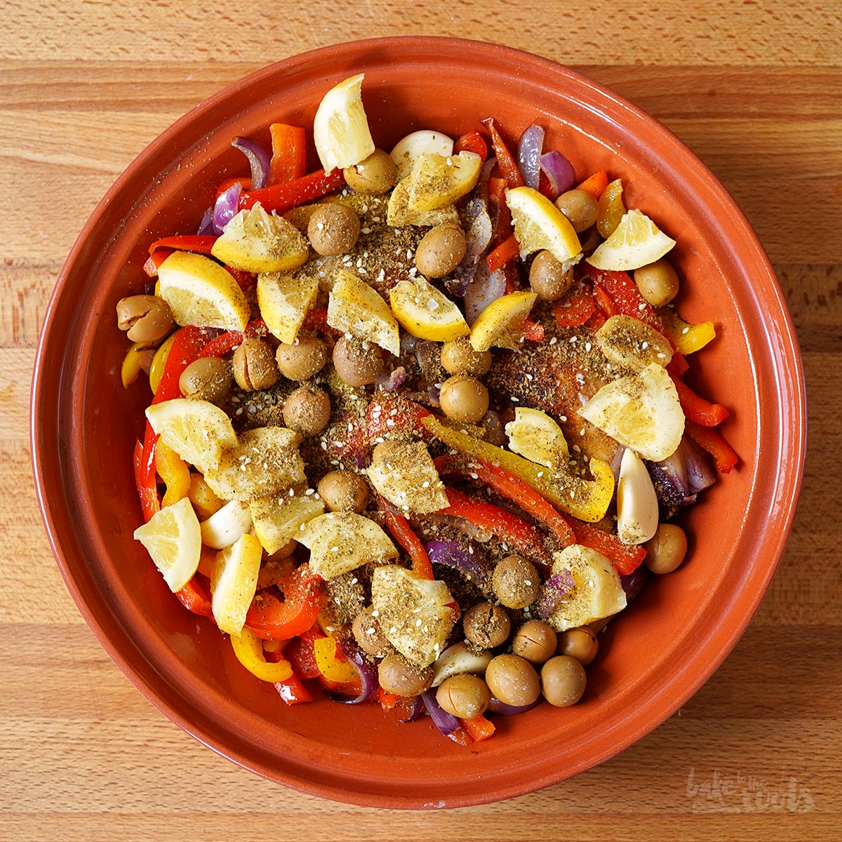 Tajine mit Hühnchen, Gemüse & Harissa Couscous | Bake to the roots