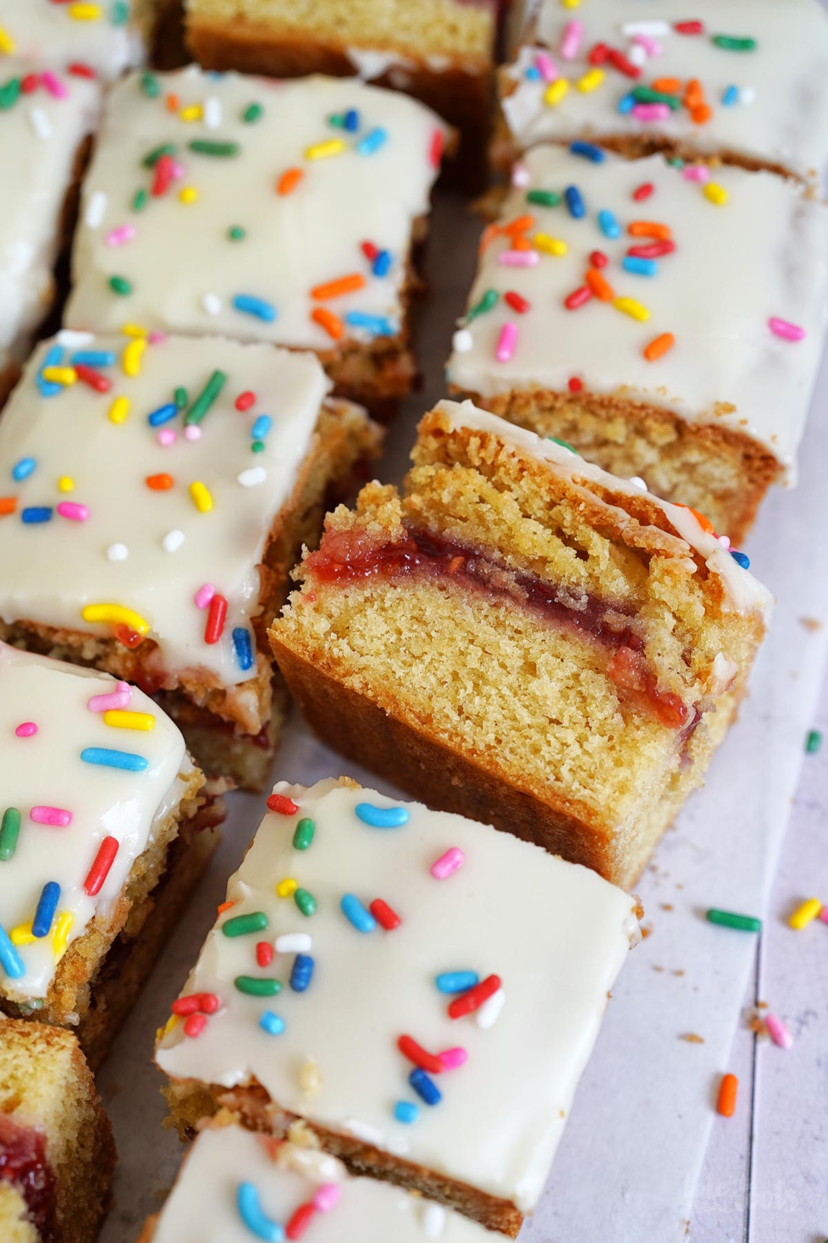 Raspberry Pop Tart Blondies | Bake to the roots