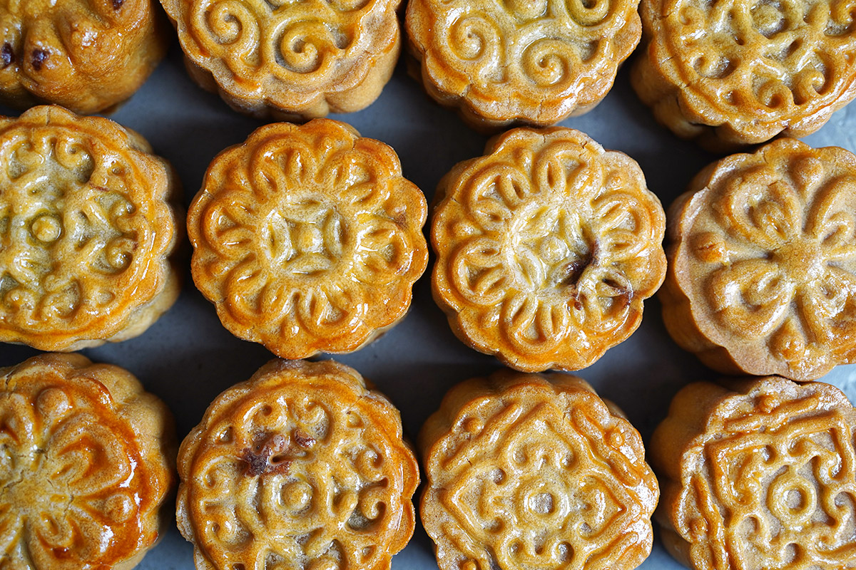 Mooncakes mit roter Bohnenpaste (Mondfest) | Bake to the roots