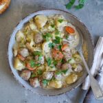 Kartoffel Rosenkohl Bratwurst Topf | Bake to the roots