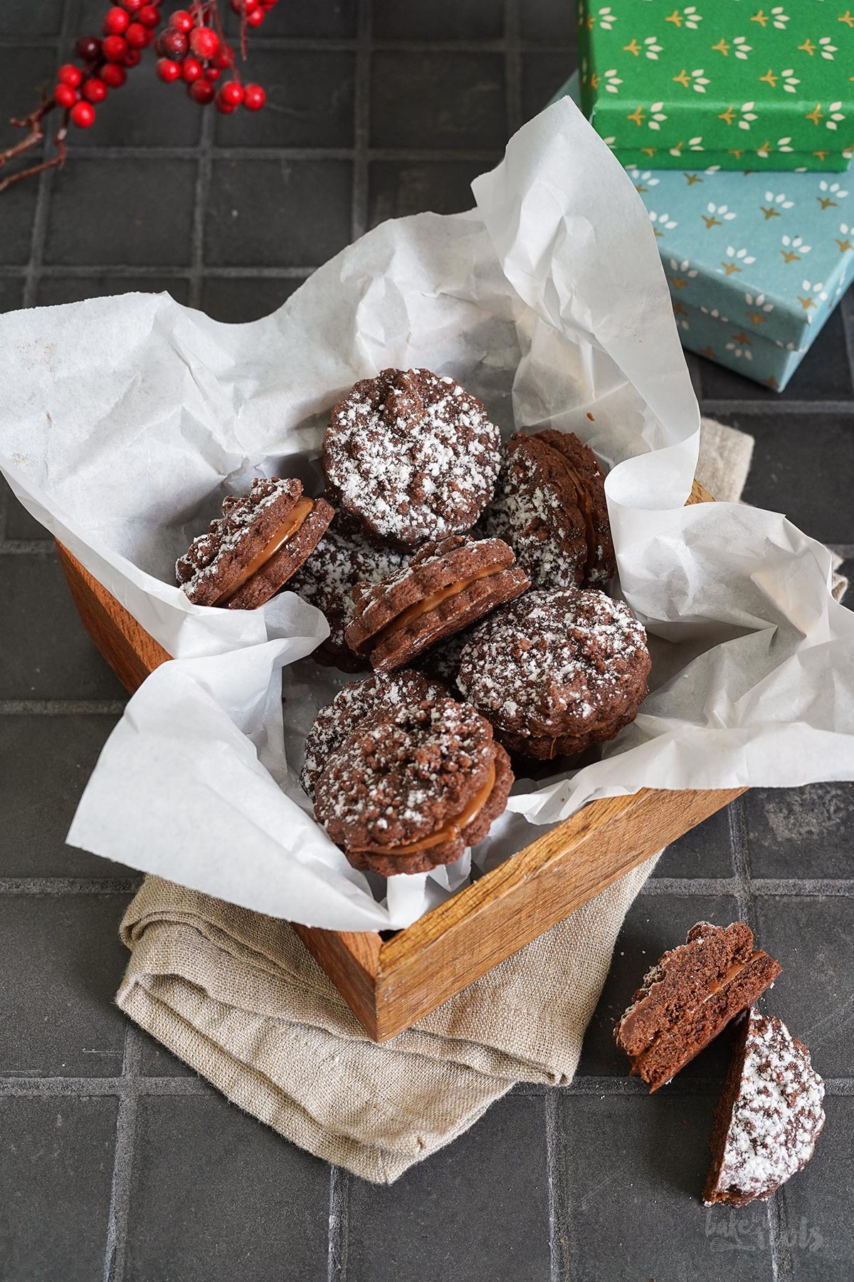 Schoko Streuselplätzchen mit Nougat & Biscoff | Bake to the roots