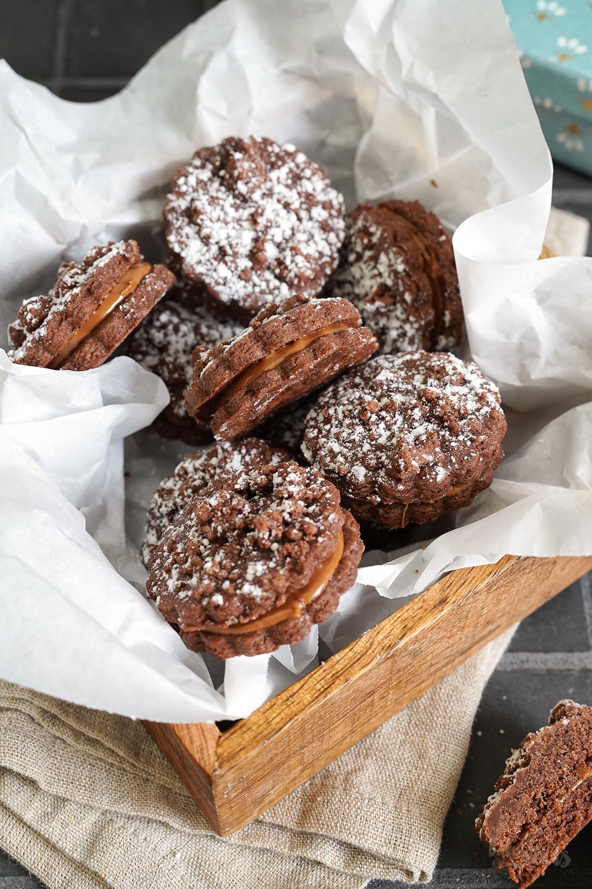 Schoko Streuselplätzchen mit Nougat & Biscoff | Bake to the roots