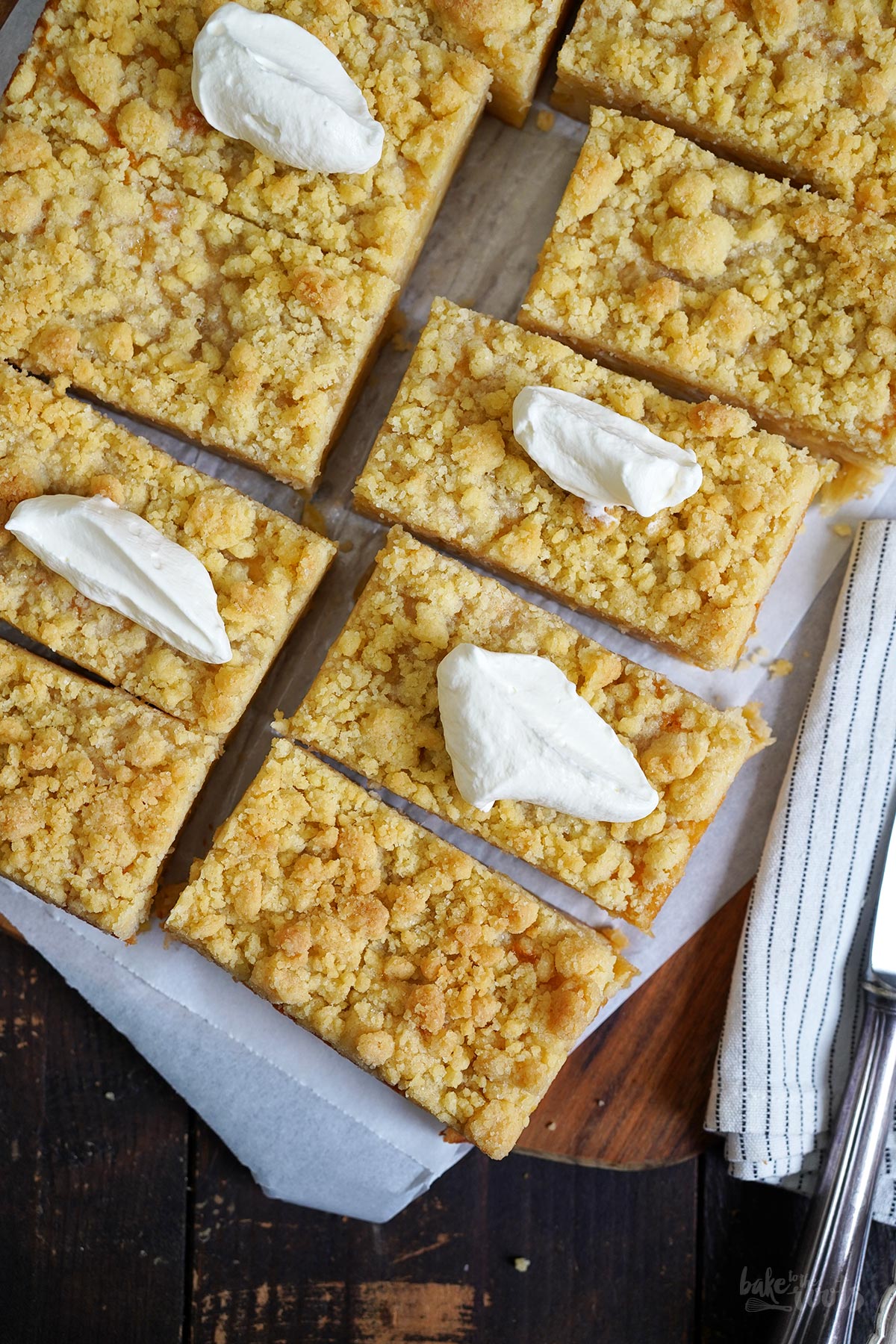 Apfel Streuselkuchen Schnitten | Bake to the roots