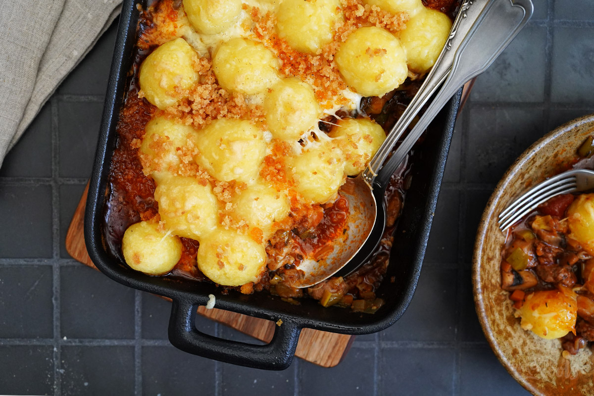 Kartoffelknödel Auflauf mit Pilzen, Lauch & Hack | Bake to the roots