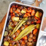 Buntes Ofengemüse mit Bratwurst | Bake to the roots