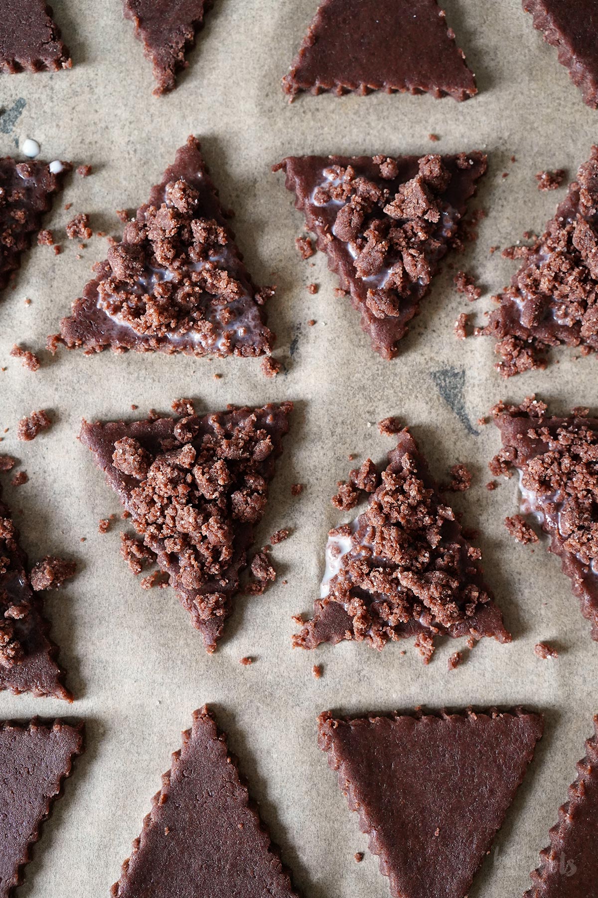 Schokolade Streusel Plätzchen mit Quittengelee | Bake to the roots