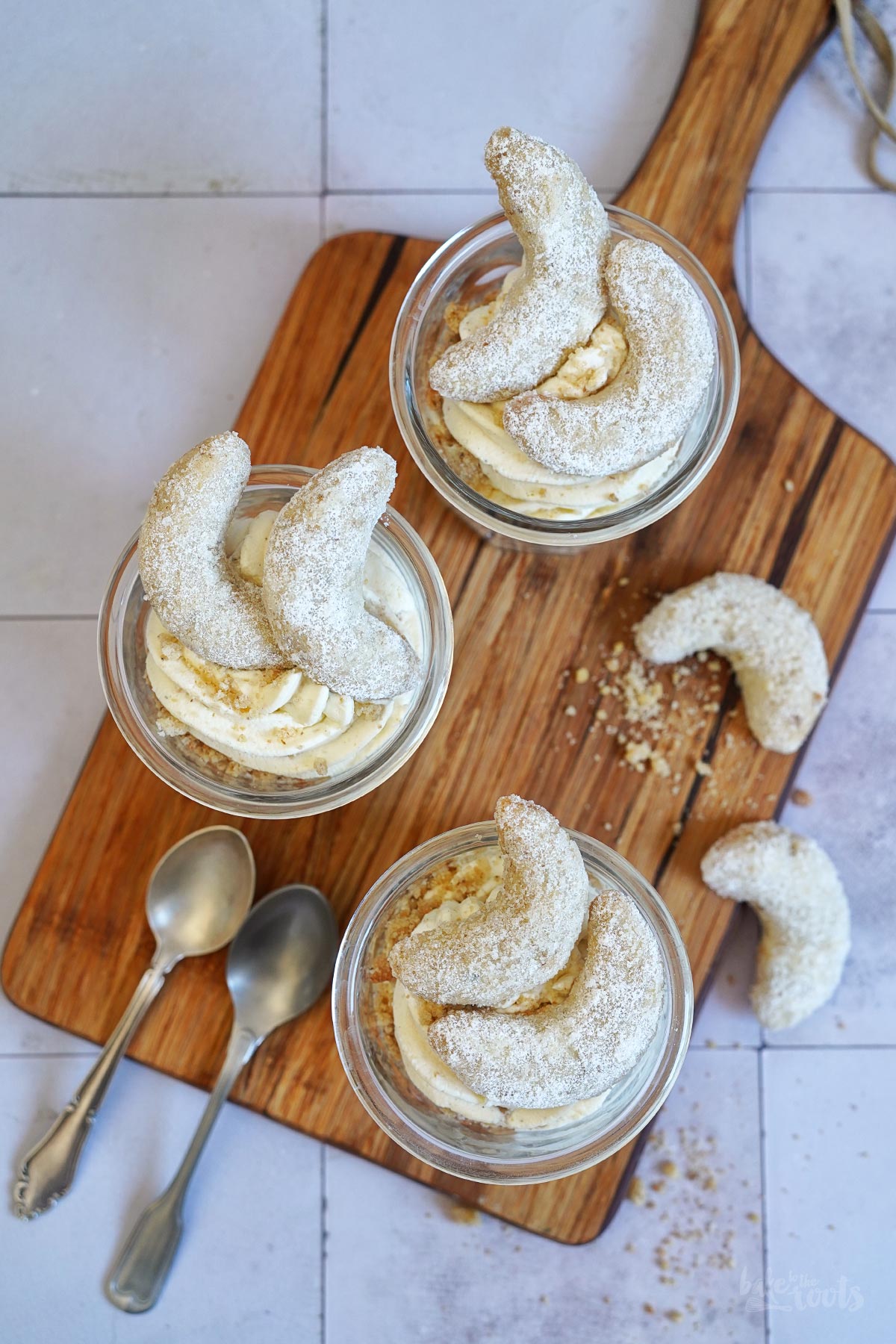 Quick & Easy Vanilla Crescent Cookie Dessert | Bake to the roots
