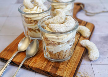 Schnelles Vanillekipferl Dessert im Glas | Bake to the roots