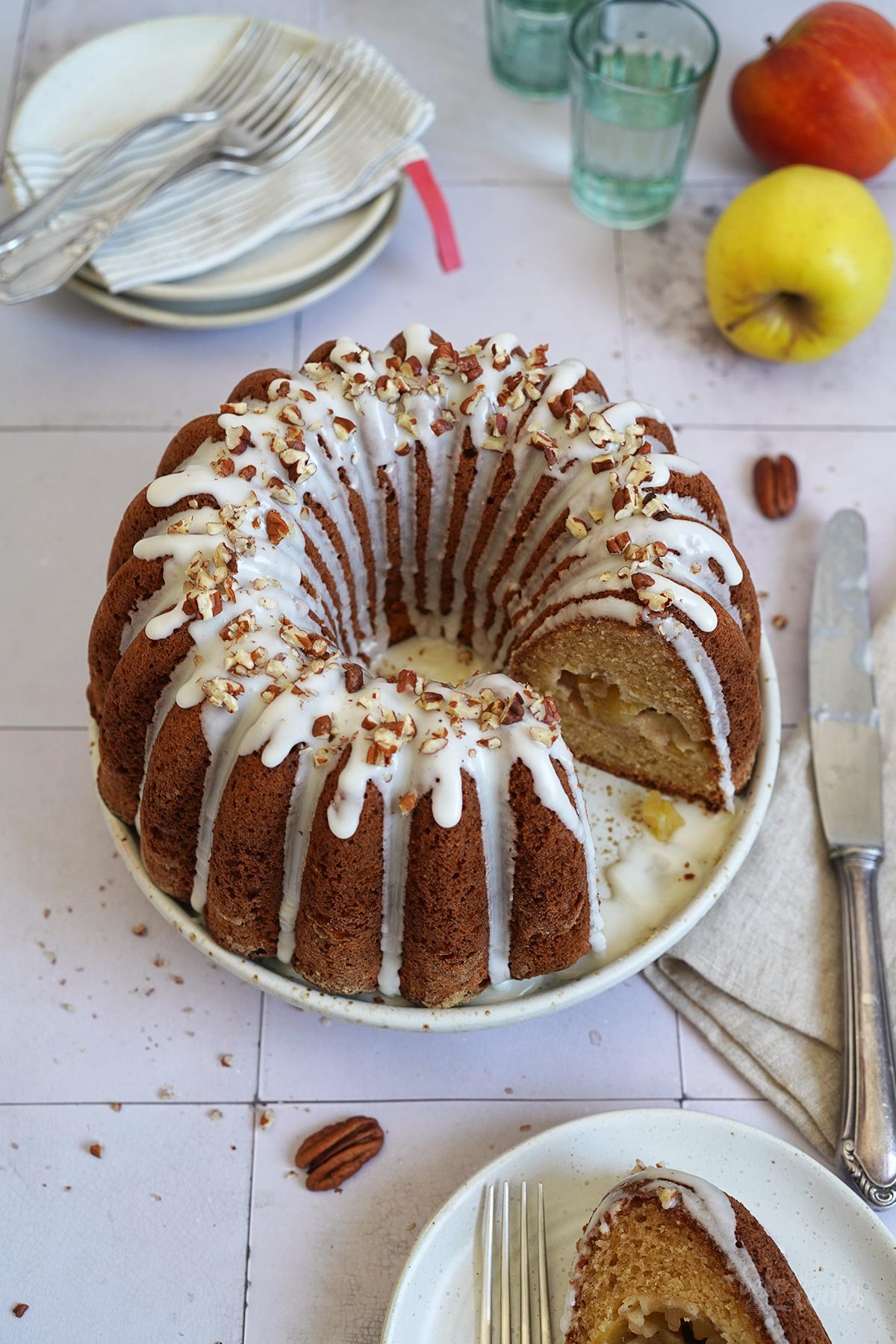 Apple Pie Bundt Cake | Bake to the roots