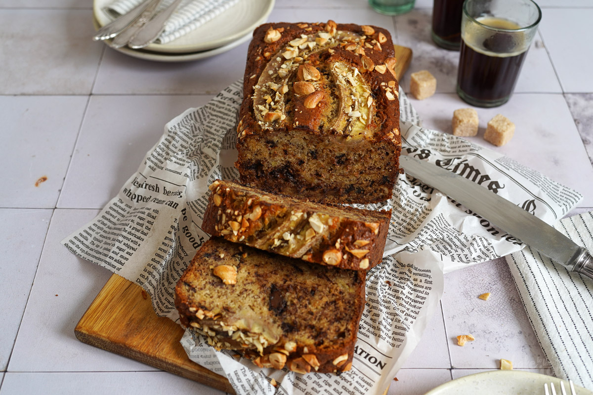 Bananenbrot mit Schokolade & Cashews | Bake to the roots