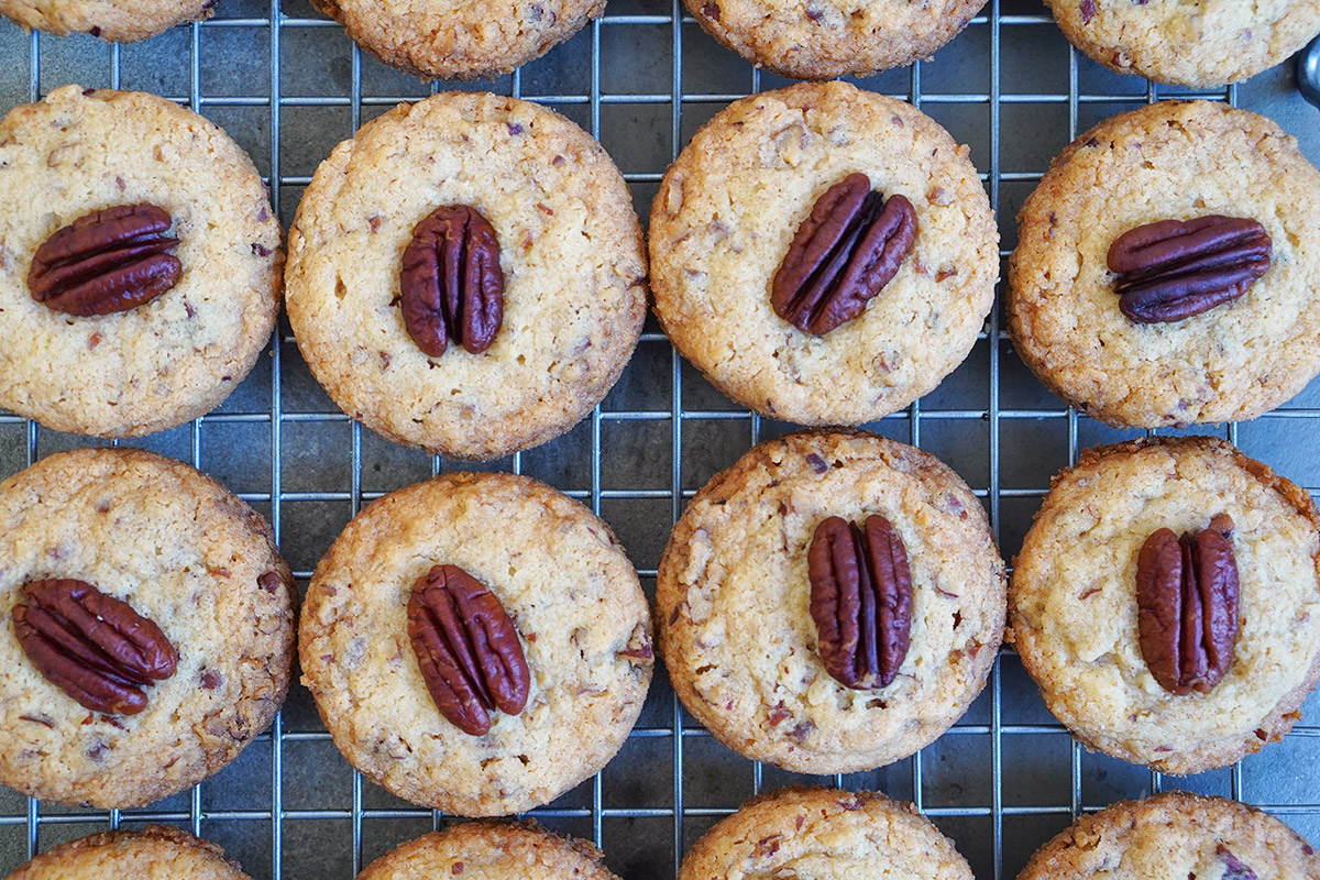 Einfache Pecan Sandies | Bake to the roots