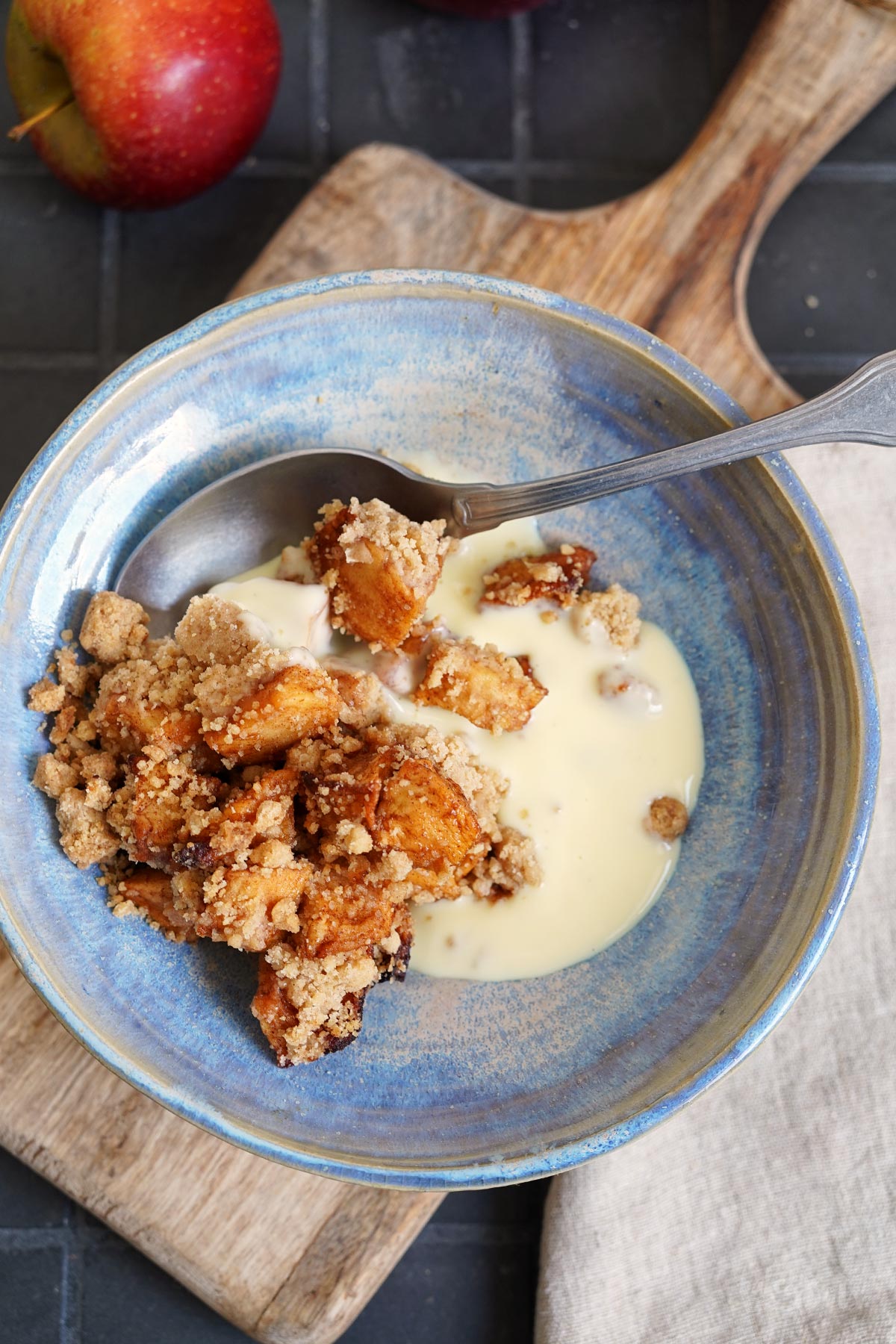 AirFryer Apple Crumble | Bake to the roots