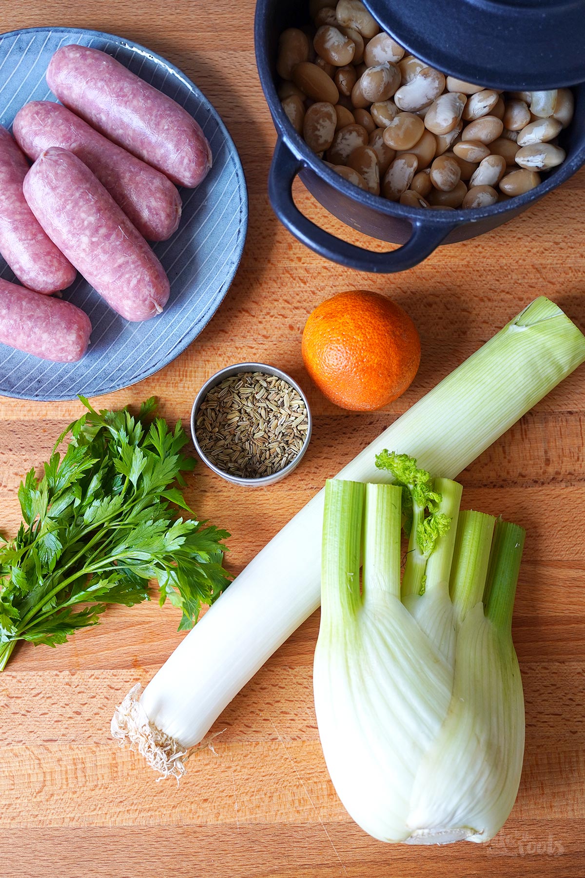 Fenchel, Lauch, Bohnen & Bratwurst aus dem Ofen | Bake to the roots