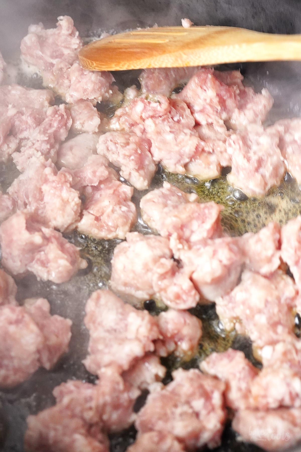 Weißkohl, Paprika & Bratwurst Topf | Bake to the roots