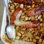 Fenchel, Lauch, Bohnen & Bratwurst aus dem Ofen | Bake to the roots