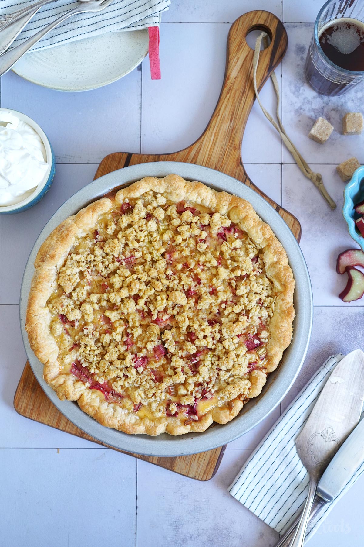 Rhabarber Streusel Pie | Bake to the roots