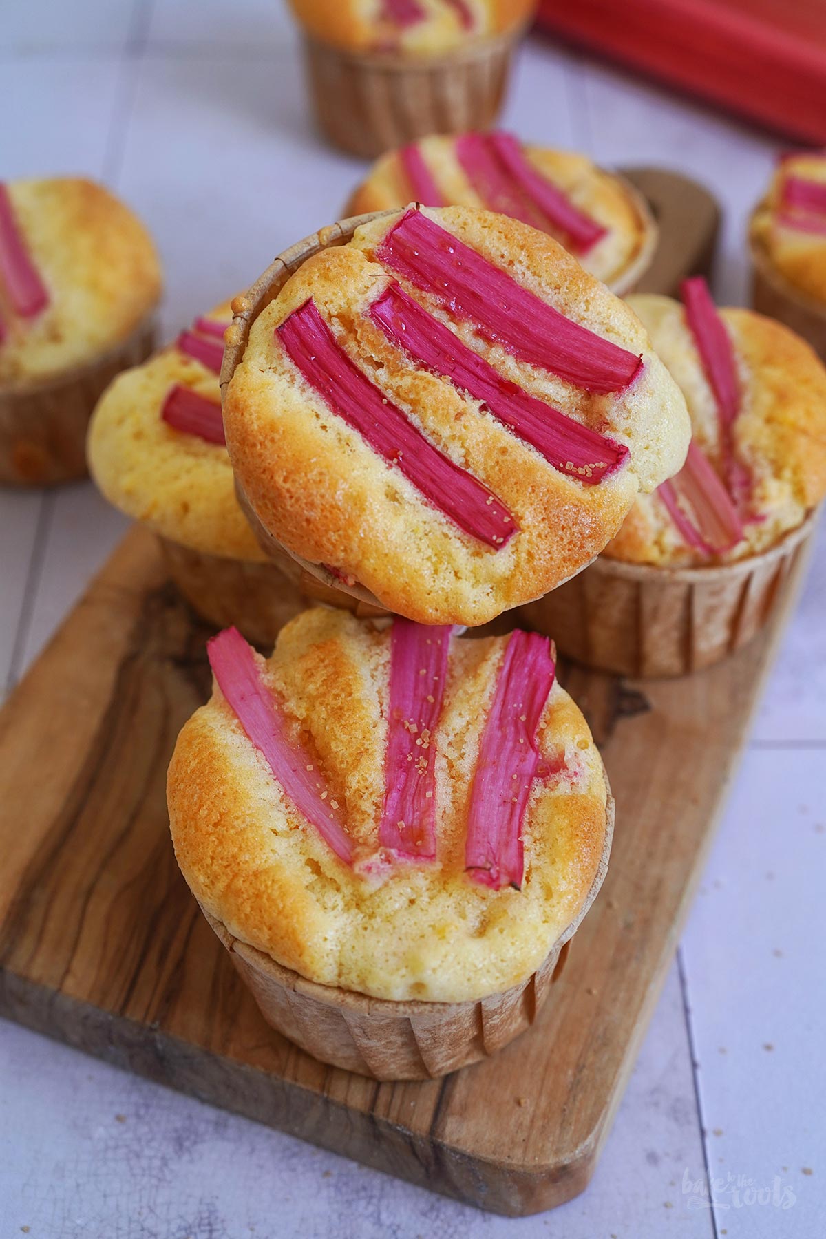 Einfache Rhabarber Mandel Muffins | Bake to the roots