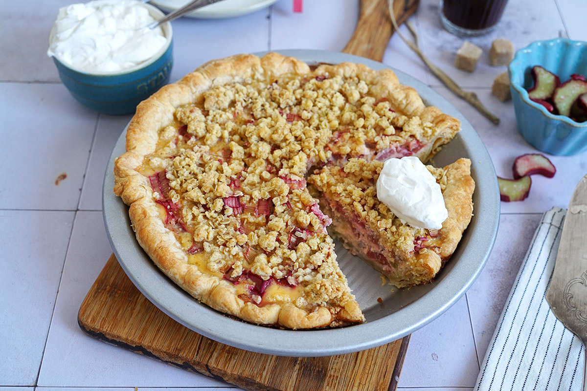 Rhabarber Streusel Pie | Bake to the roots