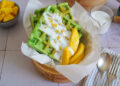 Pandan Waffeln mit Mango & Kokossauce | Bake to the roots