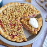 Rhabarber Streusel Pie | Bake to the roots