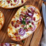 Schnelle Flammkuchen Brötchen aus dem AirFryer | Bake to the roots