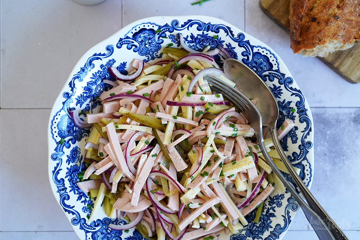 Einfacher Schweizer Wurstsalat | Bake to the roots