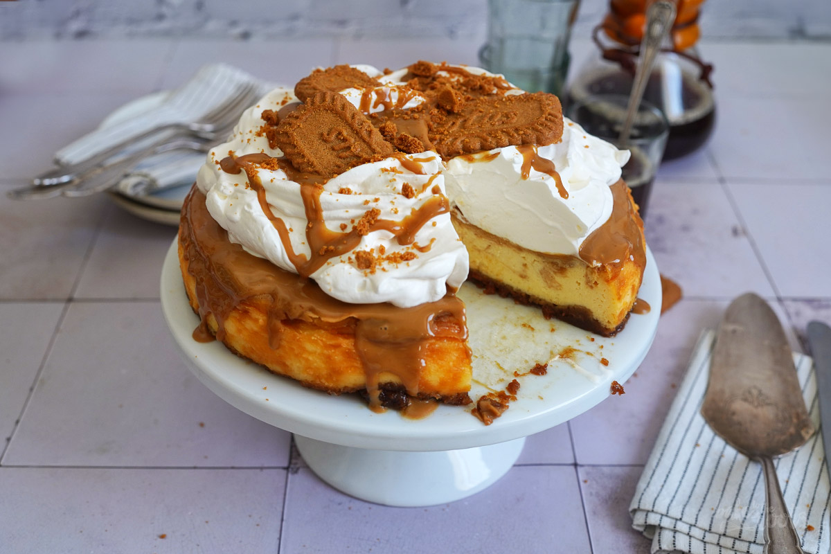 Lotus Biscoff Cheesecake | Bake to the roots