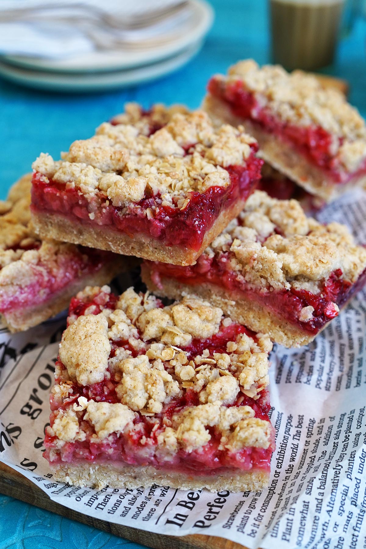 Erdbeeren Haferflocken Crumble Bars | Bake to the roots