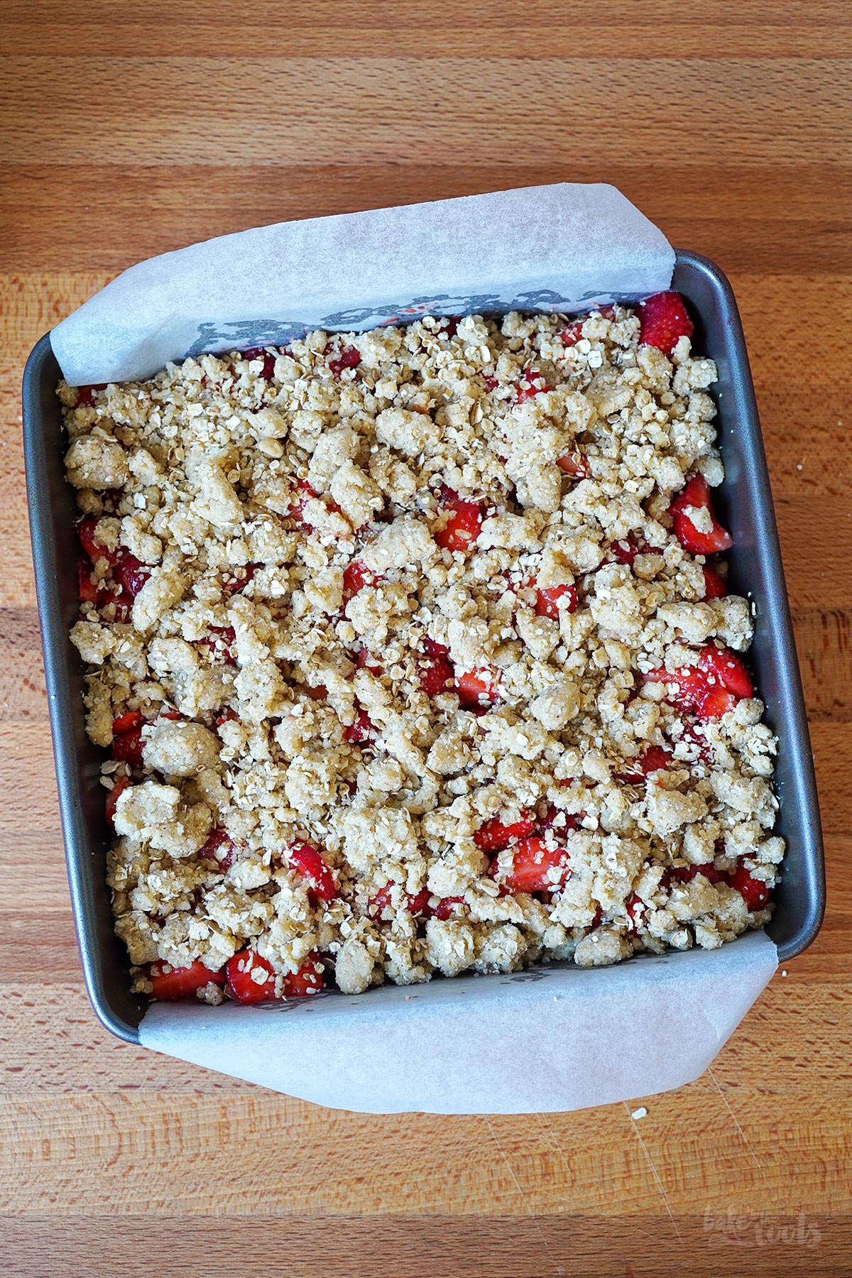 Erdbeeren Haferflocken Crumble Bars | Bake to the roots