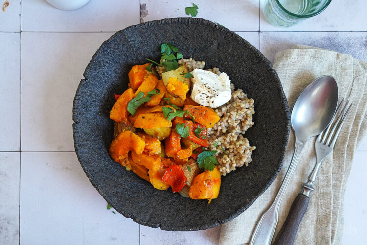Buchweizen Bowls mit Ofengemüse | Bake to the roots