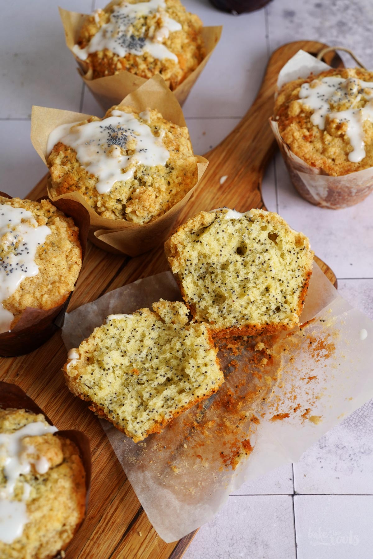 Zitrone & Mohn Streusel Muffins | Bake to the roots