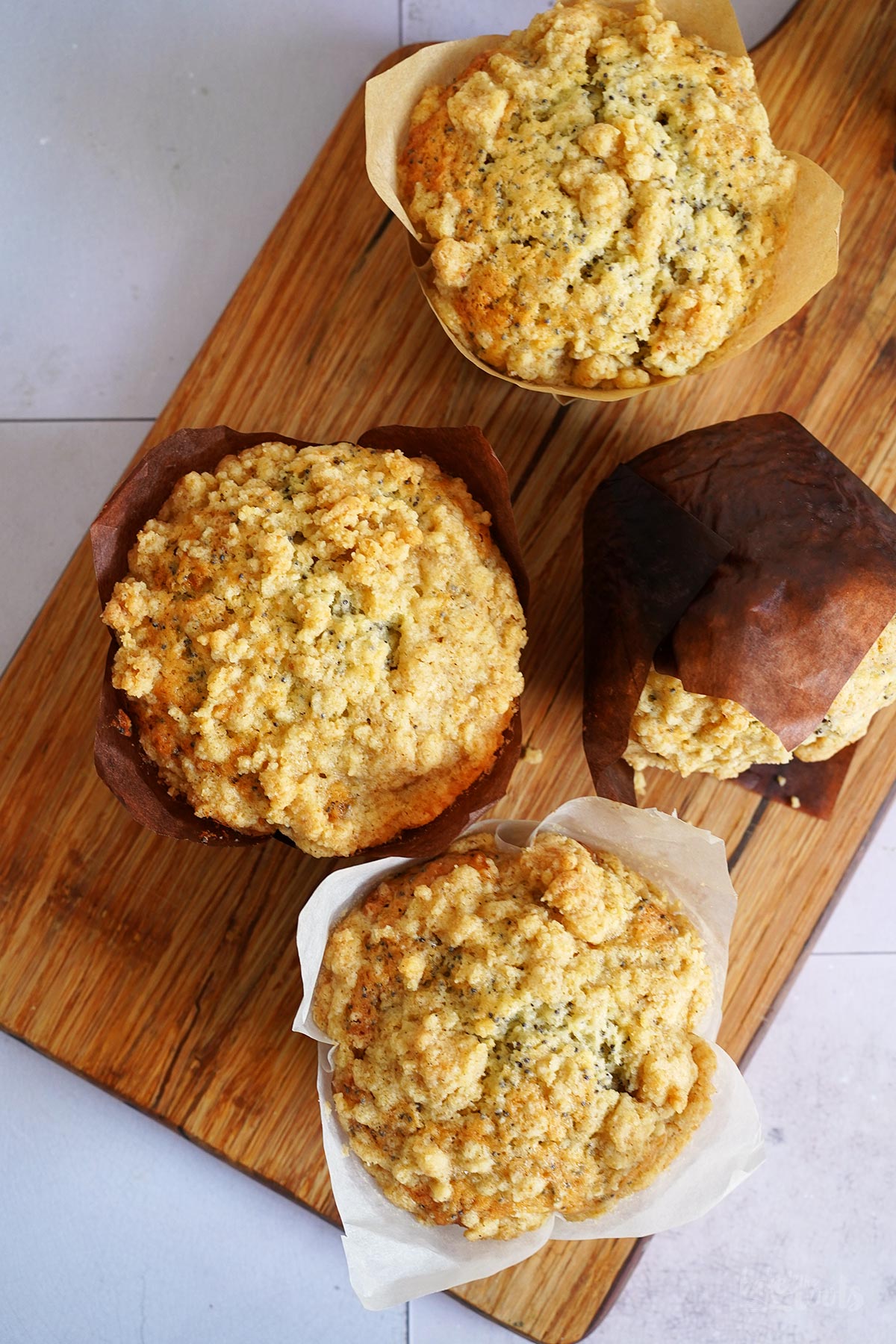 Zitrone & Mohn Streusel Muffins | Bake to the roots