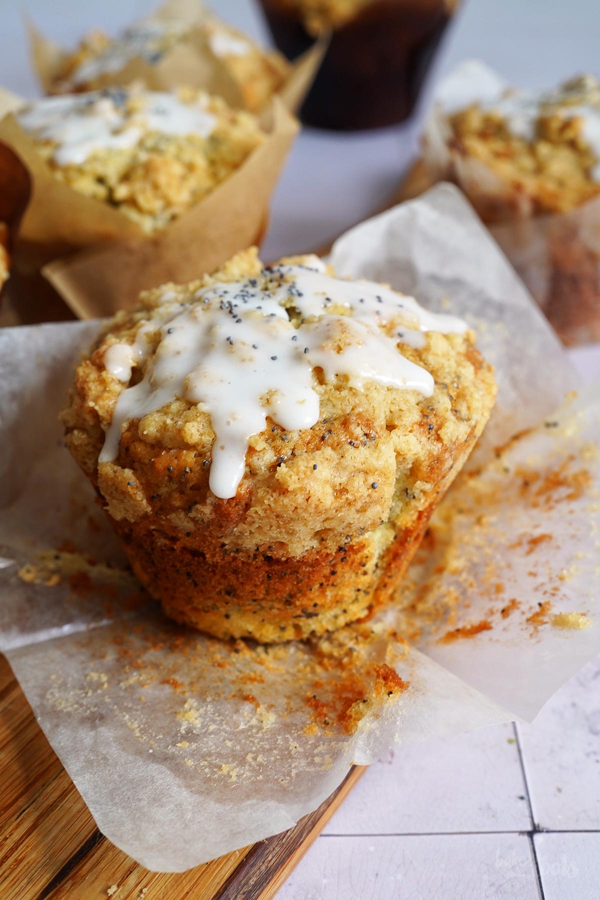 Zitrone & Mohn Streusel Muffins | Bake to the roots