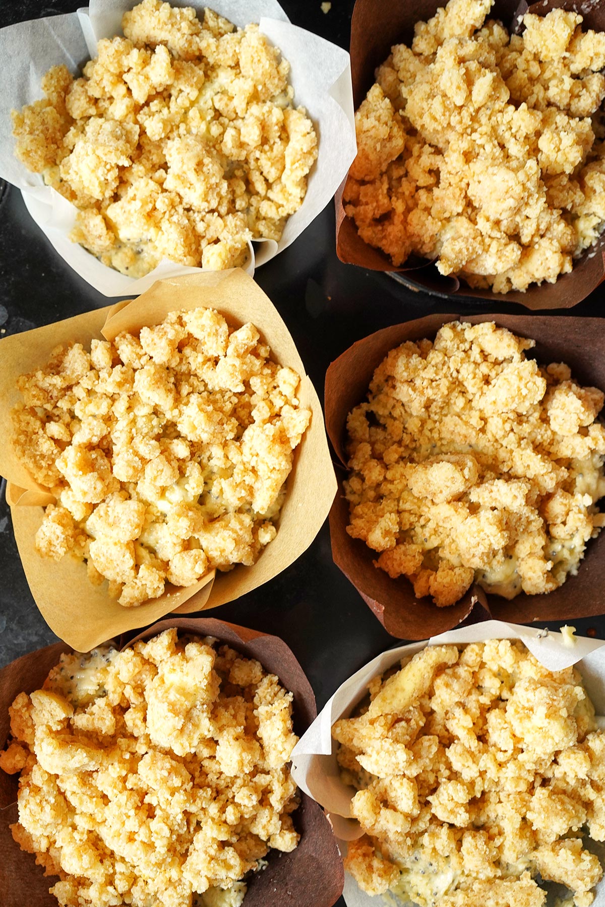 Zitrone & Mohn Streusel Muffins | Bake to the roots