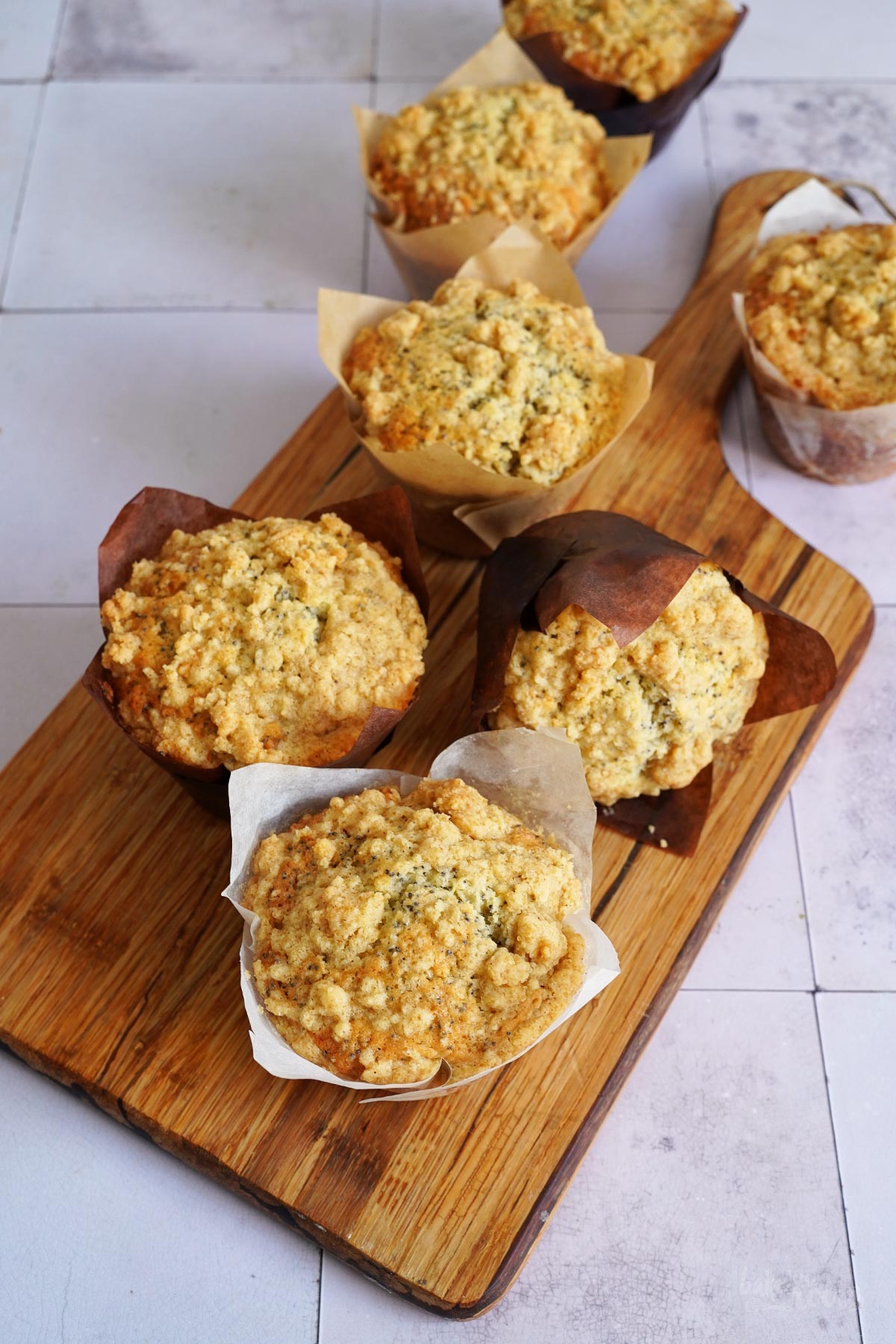 Zitrone & Mohn Streusel Muffins | Bake to the roots
