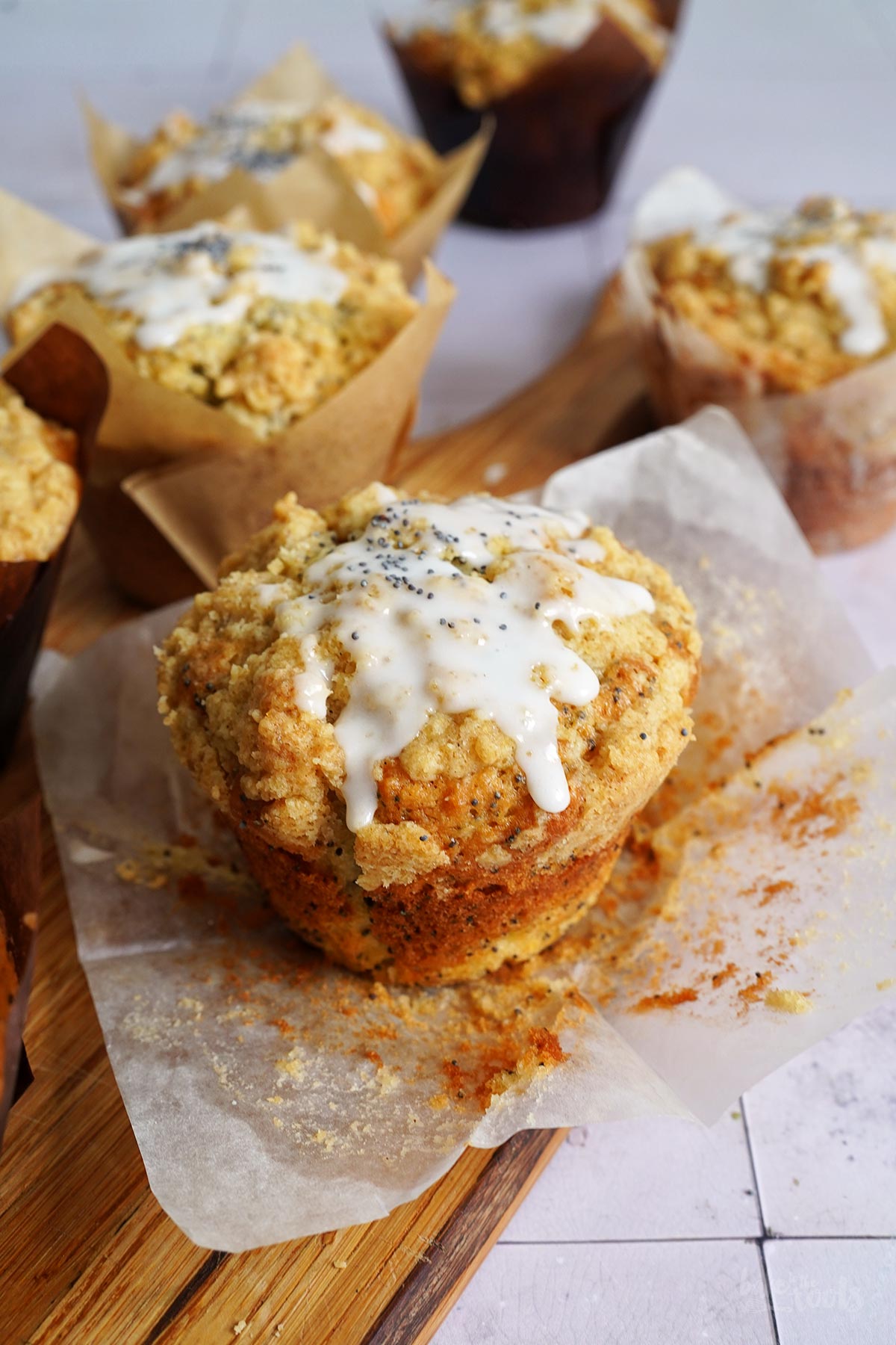 Zitrone & Mohn Streusel Muffins | Bake to the roots
