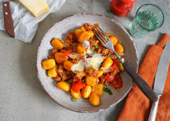 Gnocchi Pfanne mit Paprika & Hackfleisch | Bake to the roots